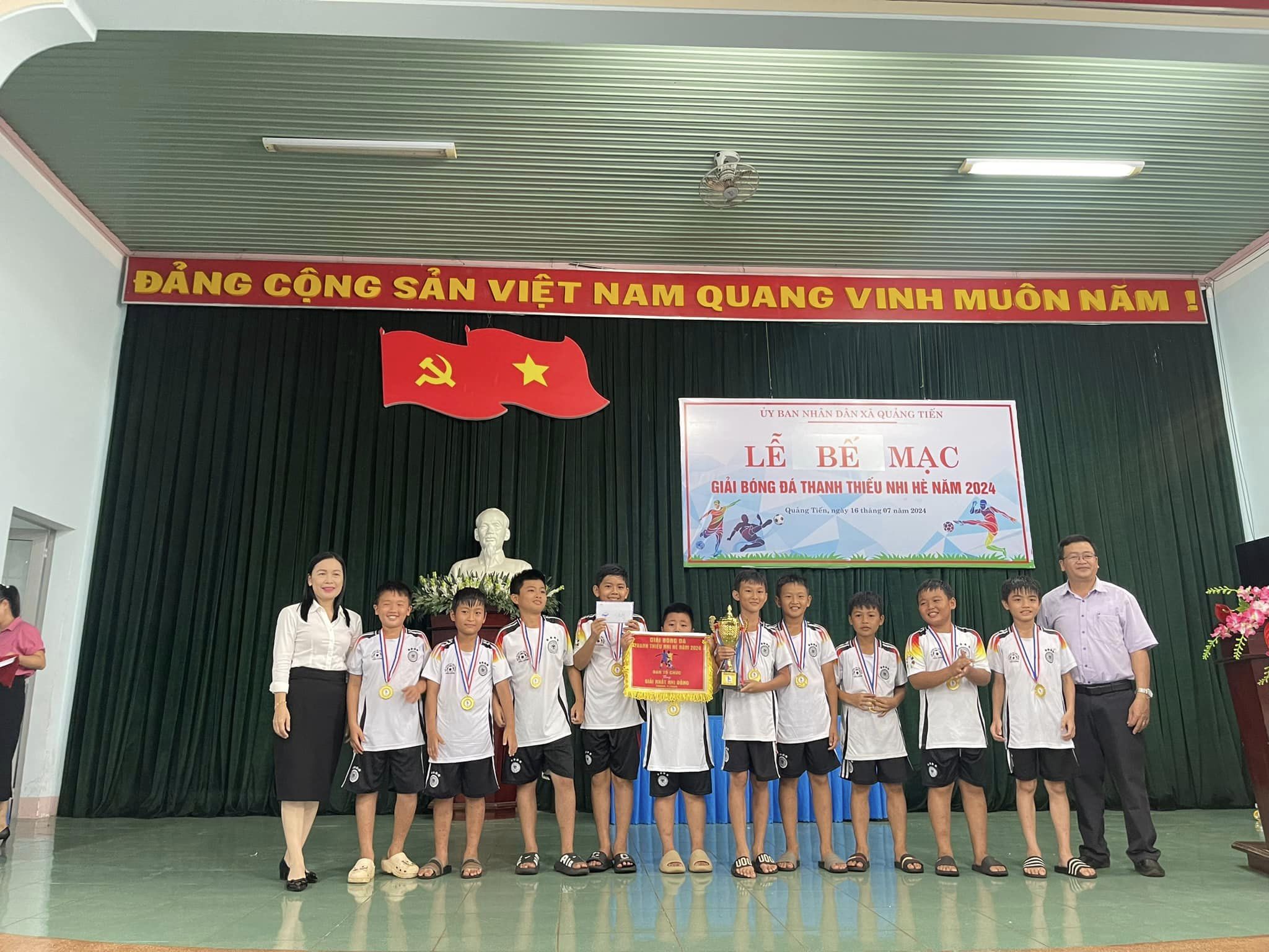 Bế mạc giải bóng đá thanh thiếu nhi hè năm 2024